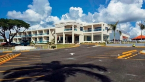 Rector de la UASD y gerente general de CORPHOTELS realizan recorrido en el Hotel Santa Cruz de El Seibo en favor del bienestar estudiantil