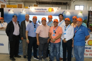 Gobierno dominicano promueve turismo de aviación privada en feria de Estados Unidos
