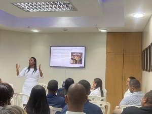 CORPHOTELS realiza charla “Amar es Cuidar” en el marco del Día Internacional de la Eliminación de la Violencia contra la Mujer