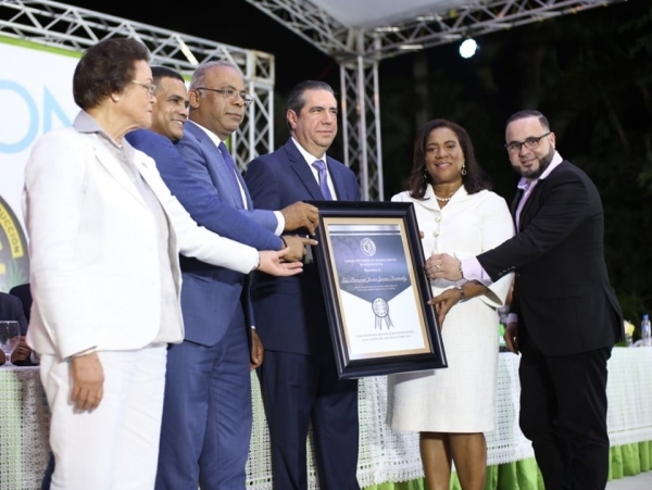 Ministro de Turismo propone desarrollar un plan de ordenamiento territorial ecoturístico en Bonao
