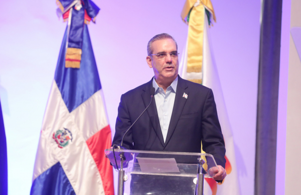 Turismo y CESTUR firman acuerdo para dignificar labor de los agentes